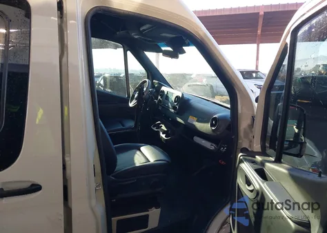 2022 Mercedes-Benz Sprinter 2500 High Roof I4 из США, поврежденный, VIN W1W40CHY4NT094584
